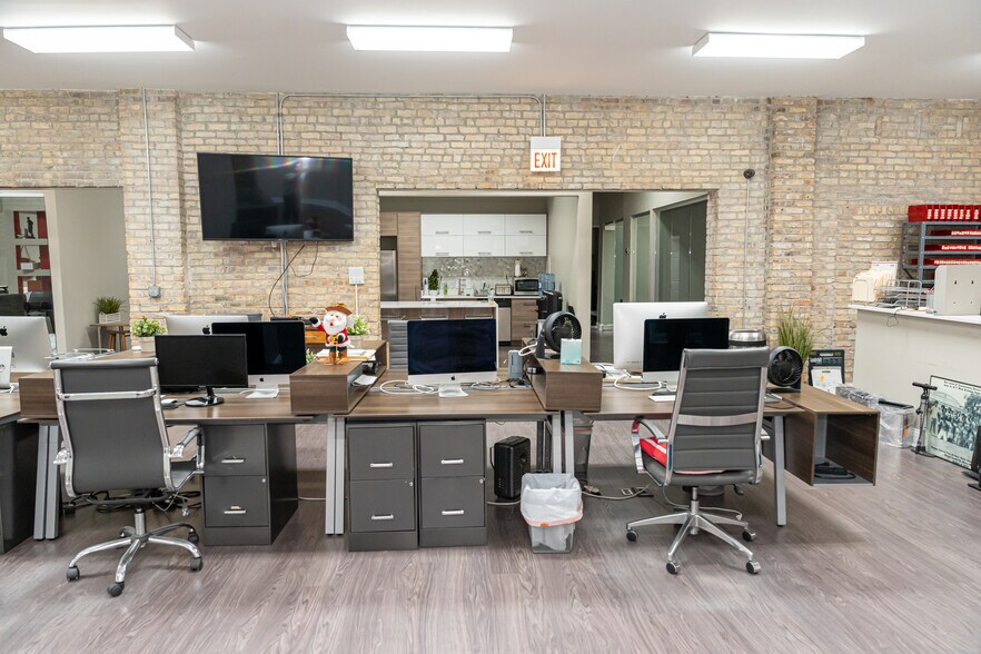 More Photos Of 7101-7129 S Yates Blvd, Chicago Office For Lease