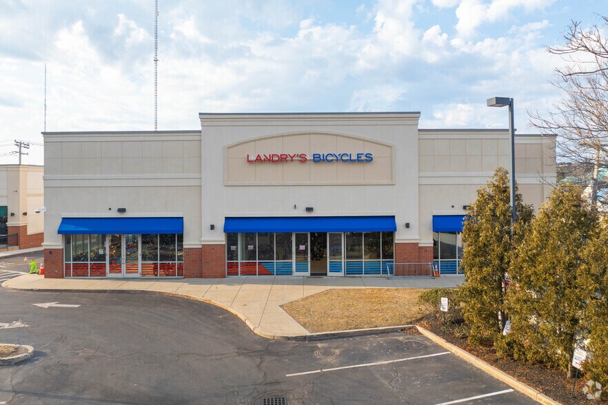 More Photos Of 100 Highland Ave, Needham Storefront Retail Office For Sale