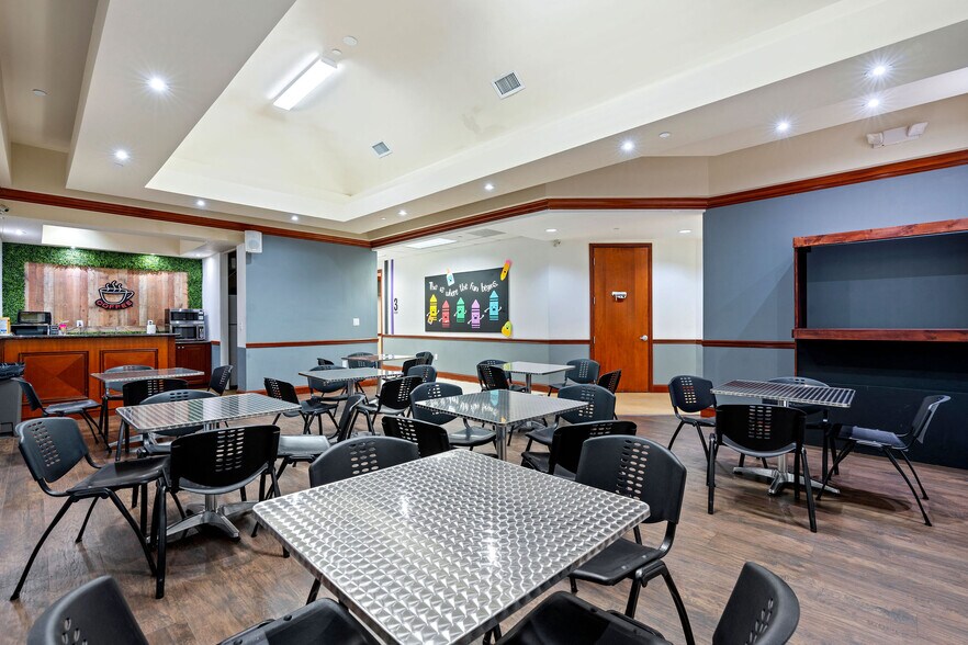 More Photos Of 405-425 SW 148th Ave, Davie Showroom For Sale