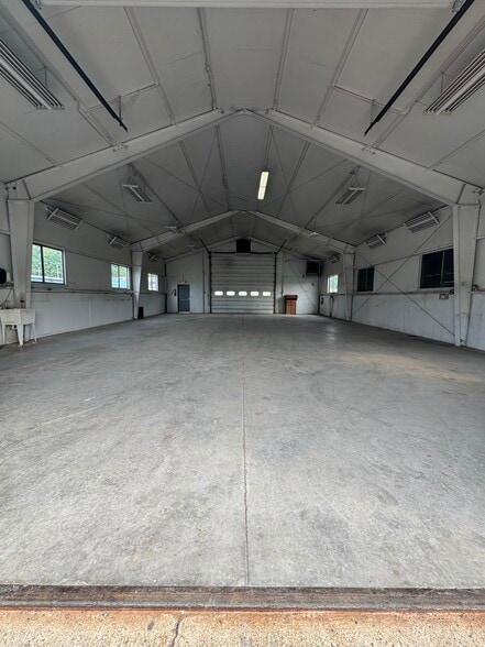 More Photos Of 12393 William Penn Hwy, Thompsontown Unknown For Lease