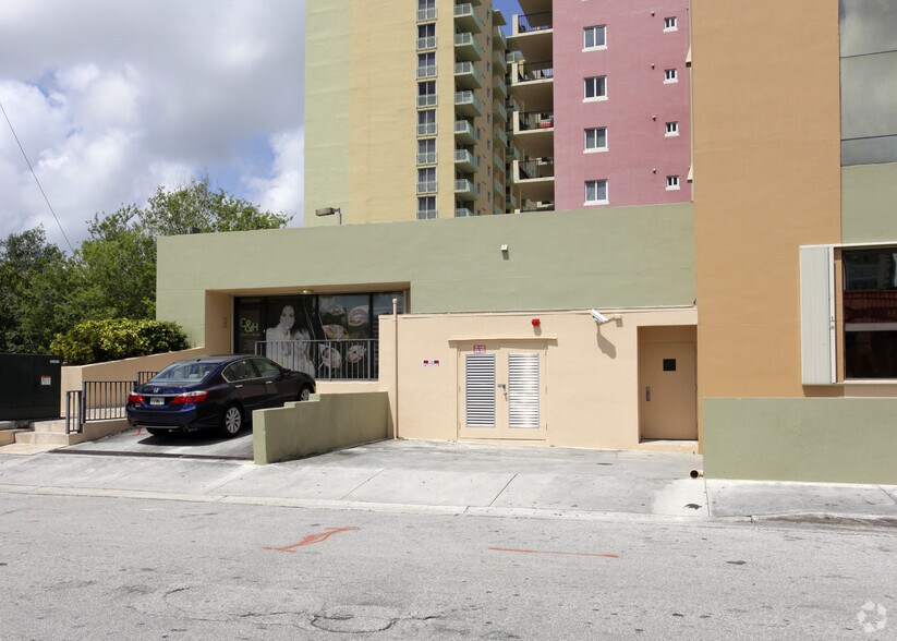 More Photos Of 3400 Coral Way, Coral Gables Medical For Lease
