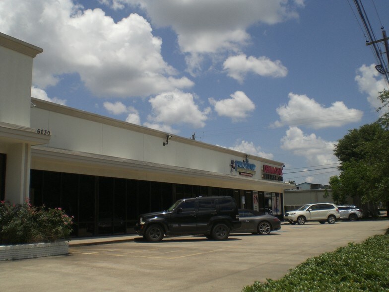 More Photos Of 6030 S Rice Ave, Houston Flex For Lease