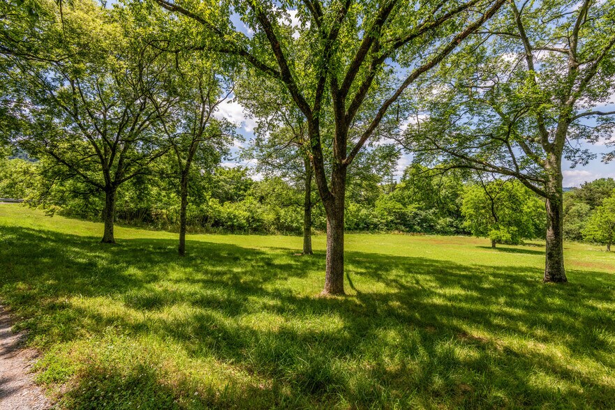 More Photos Of 7330 Charlotte Pike, Nashville Land For Sale