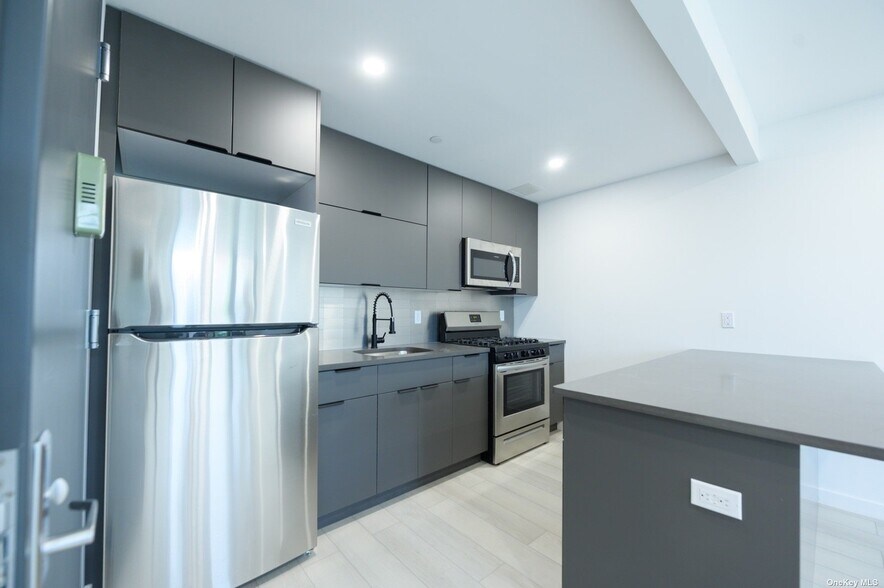 More Photos Of 5615 Van Cleef St, Flushing Apartments For Sale