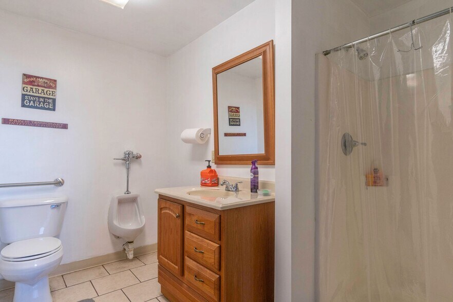 More Photos Of 14617 Kettlersville Rd, Wapakoneta Light Distribution For Sale