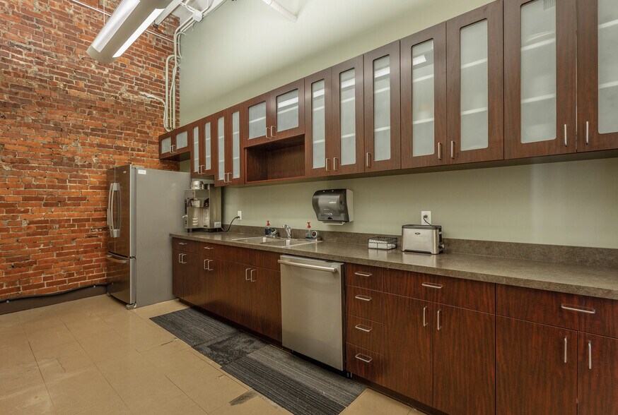 More Photos Of 201 W Main St, Chattanooga Office Residential For Sale