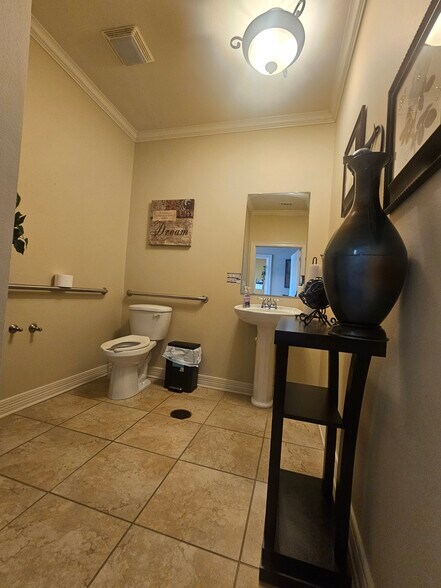More Photos Of 7607 Fern Ave, Shreveport Office For Lease