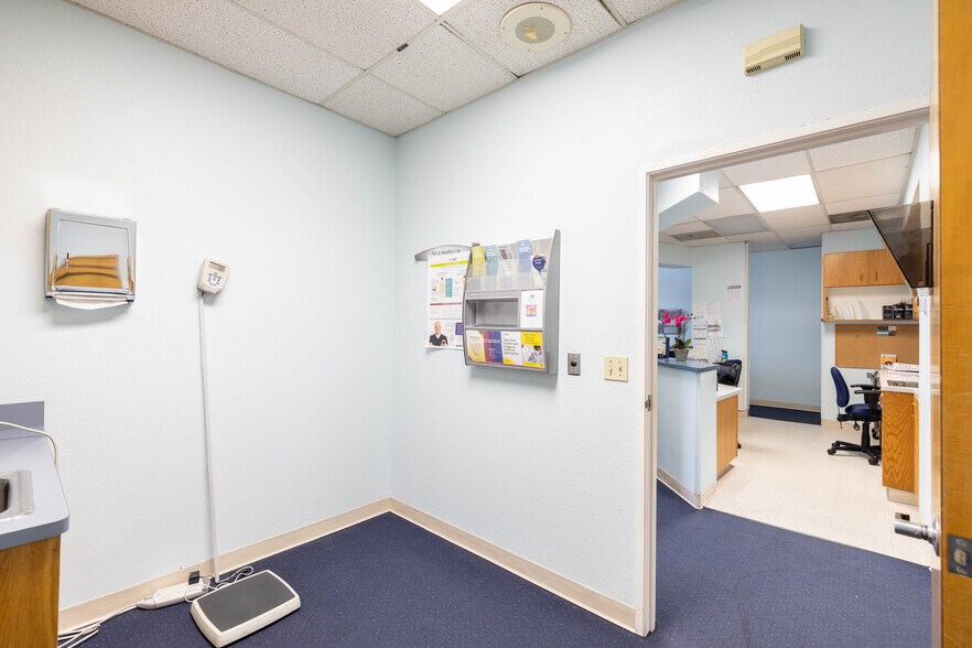 More Photos Of 729 Sunrise Ave, Roseville Medical For Lease