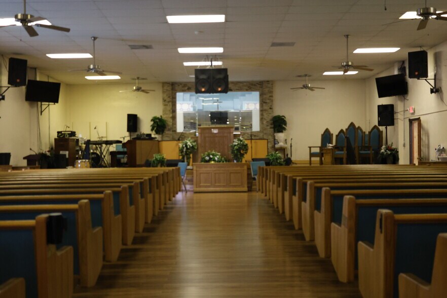 More Photos Of 4343 NW 17th Ave, Miami Religious Facility For Lease