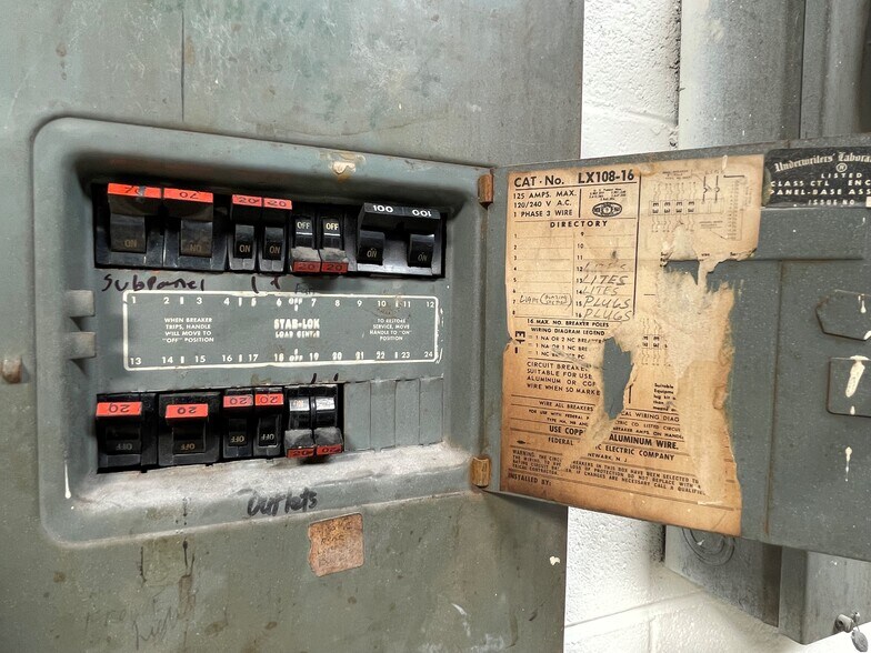 More Photos Of 13425 Beach Ave, Marina del Rey Warehouse For Lease