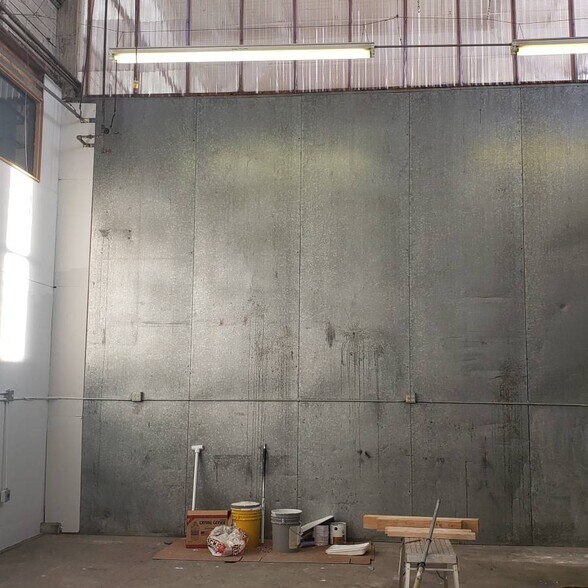 More Photos Of 5015-5025 Colorado Ave S, Seattle Warehouse For Lease