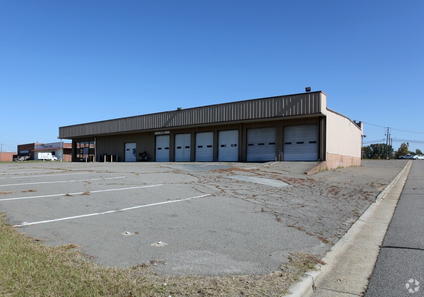 More Photos Of 2730 Lee Ave, Sanford Auto Dealership For Sale