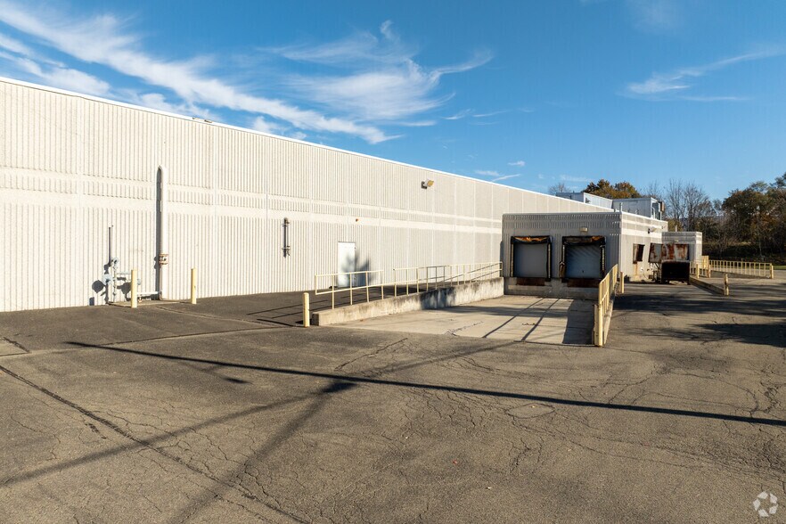 More Photos Of 299 S Main St, Elmira Freestanding For Lease