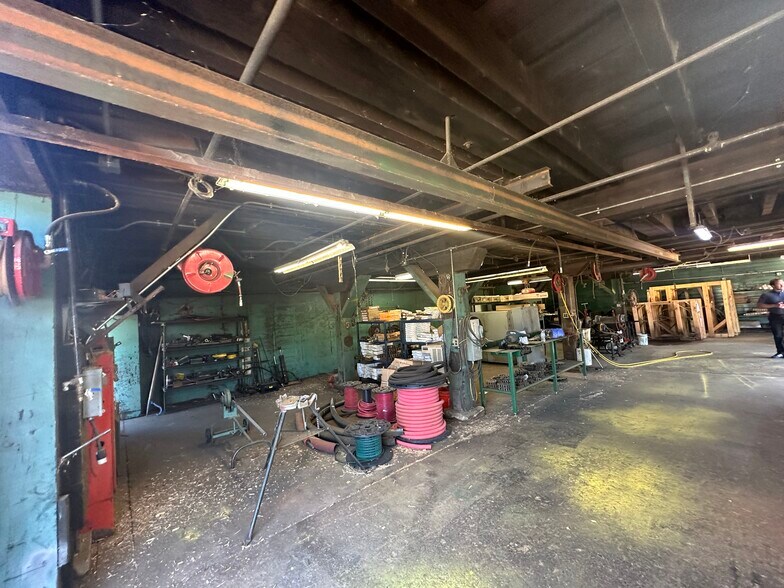 More Photos Of 1192 Pruner Rd, Riddle Land For Sale