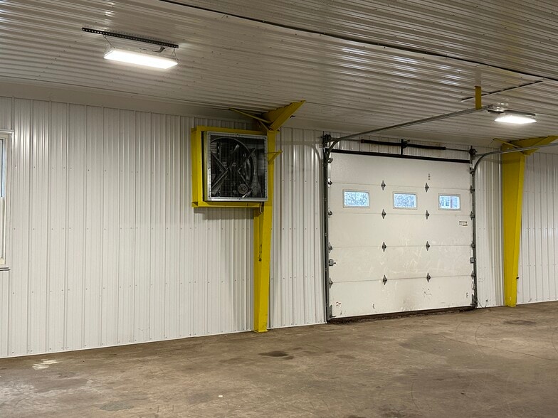 More Photos Of 885 Wickham Ave, Mattituck Warehouse For Lease