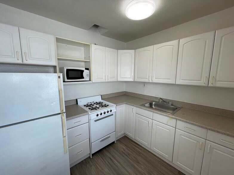 More Photos Of 930-936 S Pacific St, Oceanside Apartments For Sale