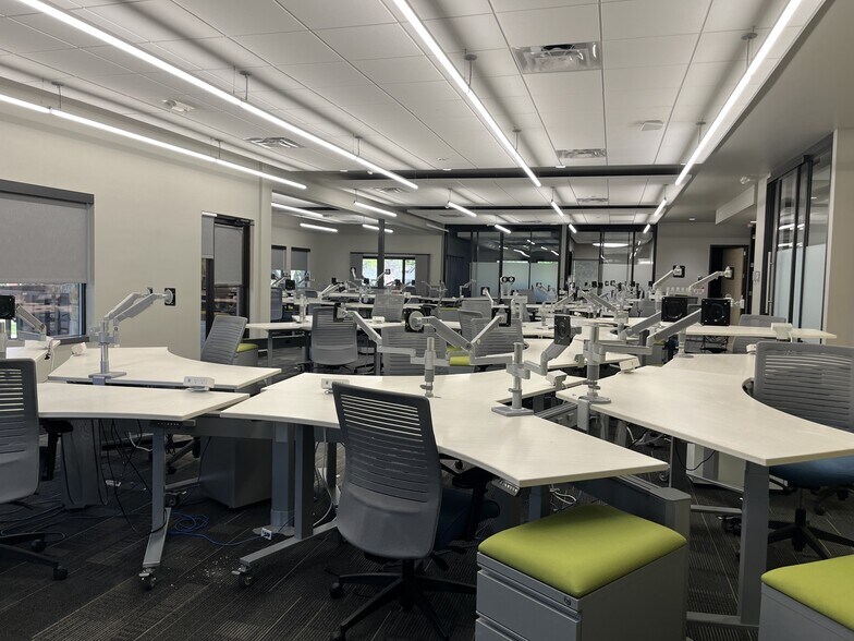 More Photos Of 7255 W 98th Ter, Overland Park Office For Sale