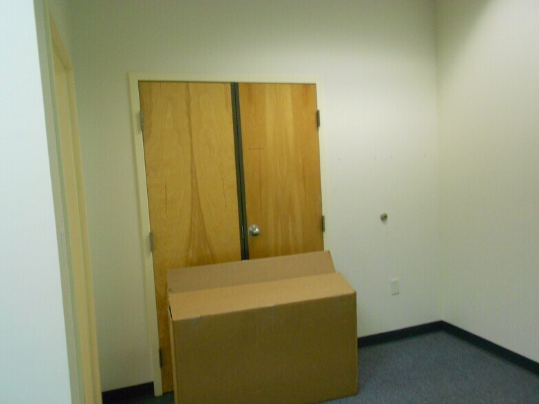 More Photos Of 5-9 Sheep Davis Rd, Pembroke Office For Lease
