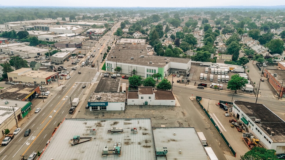 More Photos Of 20 Denton Ave, Garden City Park Service For Lease