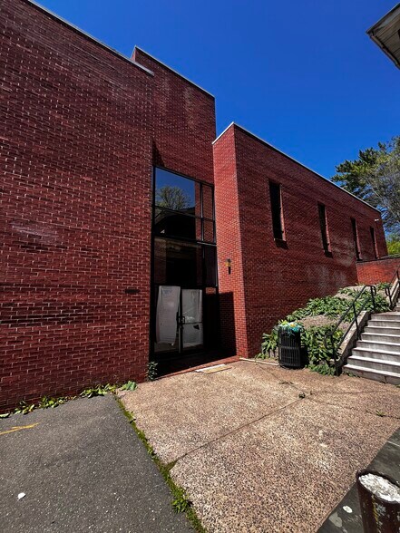 Primary Photo Of 30 Elizabeth St, Hartford Flex For Lease