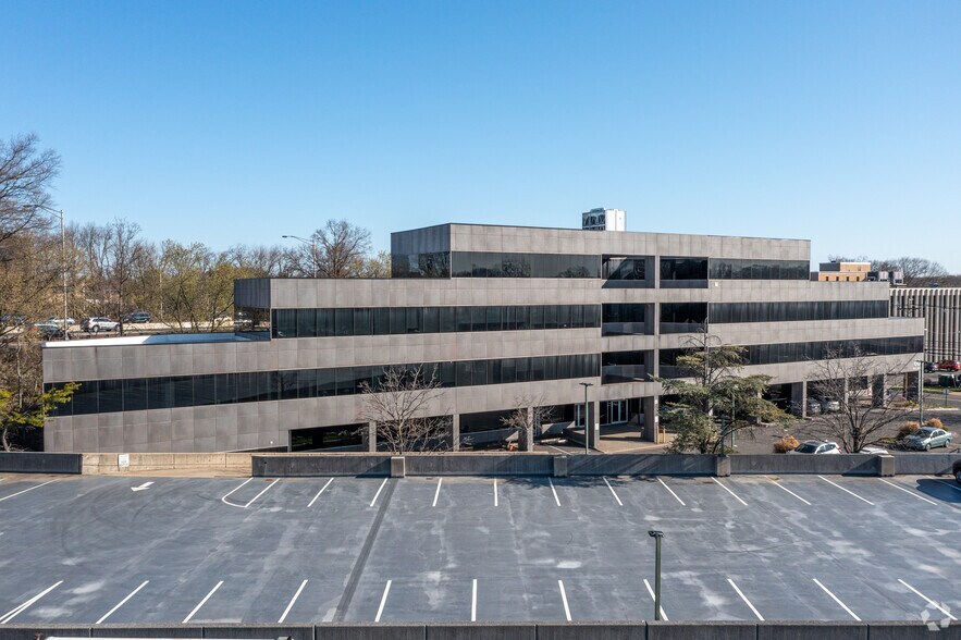 More Photos Of 60 Walnut Ave, Clark Office For Lease