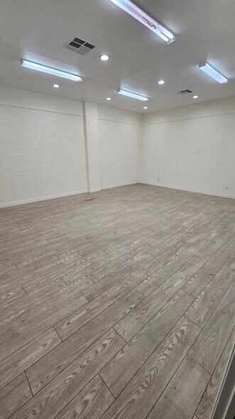 More Photos Of 8829 Shirley Ave, Northridge Warehouse For Lease