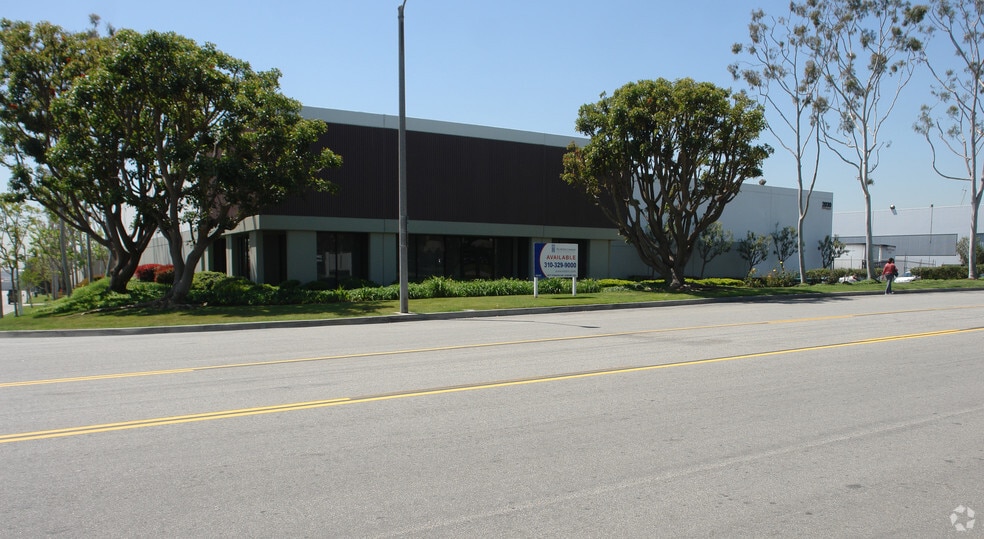 More Photos Of 2030 E University Dr, Rancho Dominguez Warehouse For Lease