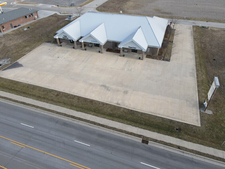 More Photos Of 1463 W Westridge Pky, Greensburg Medical For Lease