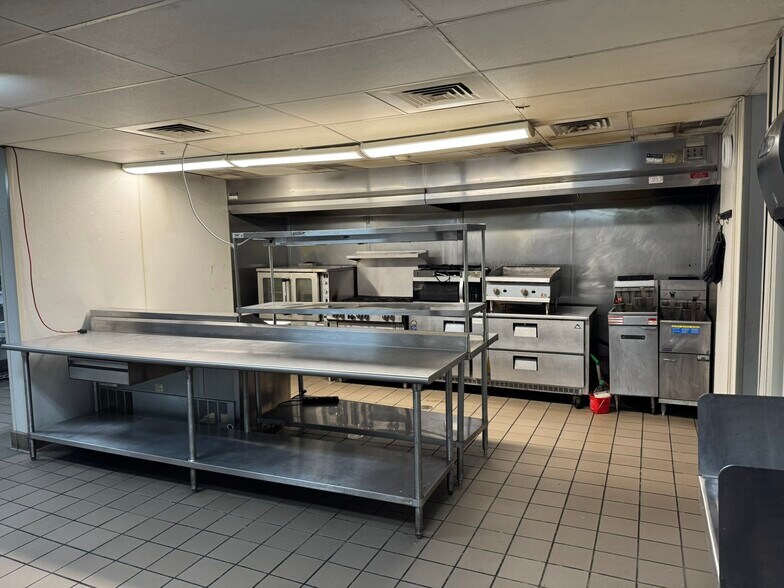 More Photos Of 553 W Main St, Sylva Restaurant For Lease