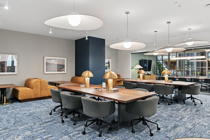 More Photos Of 15301 Ventura Blvd, Sherman Oaks Coworking Space