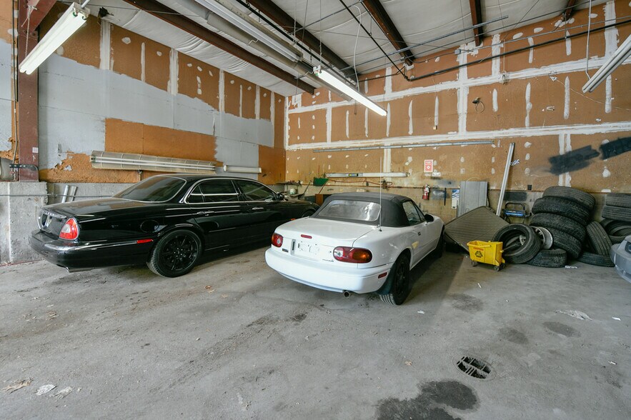 More Photos Of 438-440 Main St, East Hartford Auto Repair For Sale