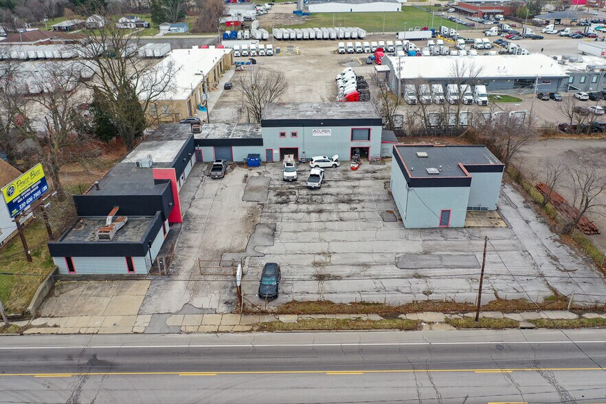 More Photos Of 1050 Triplett Blvd, Akron Warehouse For Sale