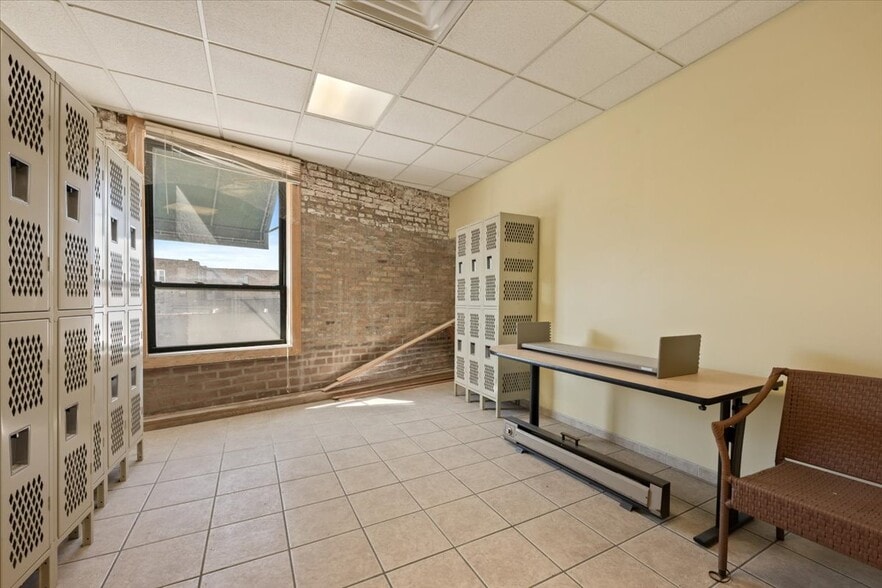 More Photos Of 7321 Madison St, Forest Park Restaurant For Sale