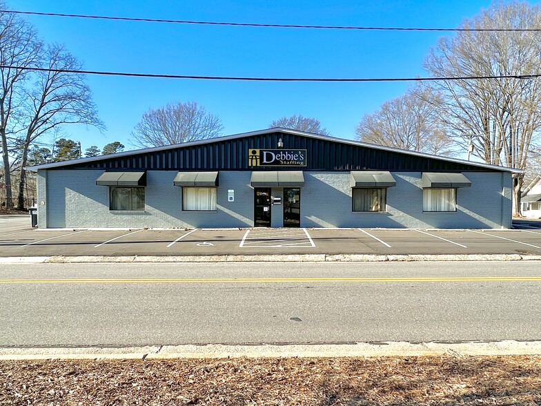 Primary Photo Of 735 S Broad St, Mooresville Light Manufacturing For Lease