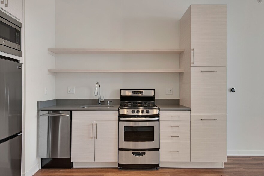 More Photos Of 8045 Metcalf Ave, Overland Park Apartments For Lease