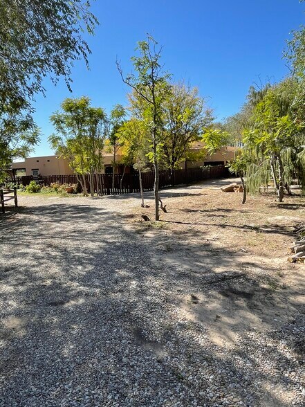 More Photos Of 1804 E College Blvd, Roswell General Retail For Sale