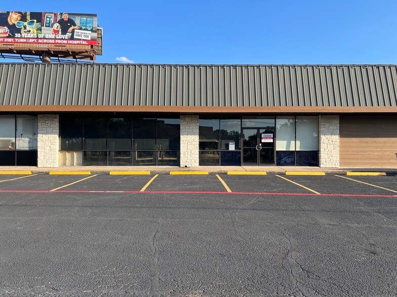 More Photos Of 3103 Hk Dodgen Loop, Temple Freestanding For Lease