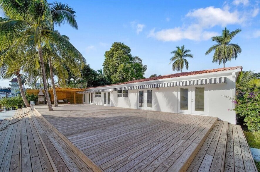 More Photos Of 1110 NW North River Dr, Miami Specialty For Sale