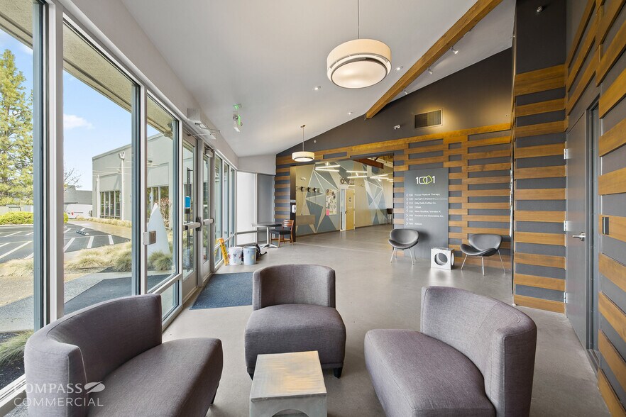 More Photos Of 1001 SW Emkay Dr, Bend Office For Sale