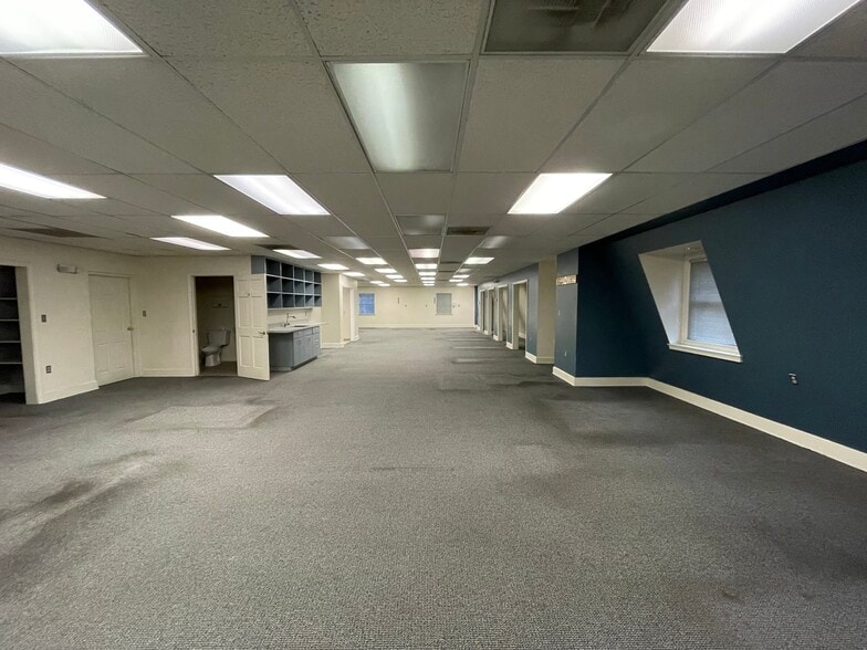 More Photos Of 11325 Pembrooke Sq, Waldorf Medical For Sale