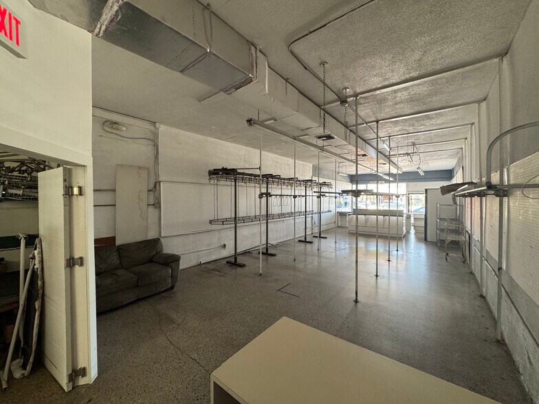 More Photos Of 2652-2660 Hollywood Blvd, Hollywood Freestanding For Lease