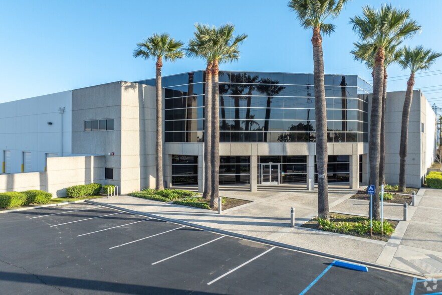 Primary Photo Of 13951 Magnolia Ave, Chino Warehouse For Lease