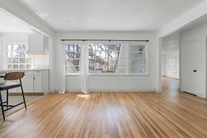 More Photos Of 4409 Victoria Park Dr, Los Angeles Apartments For Sale