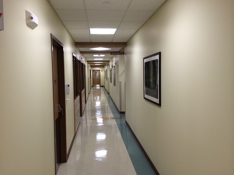 More Photos Of 55 Mohawk St, Cohoes Medical For Lease