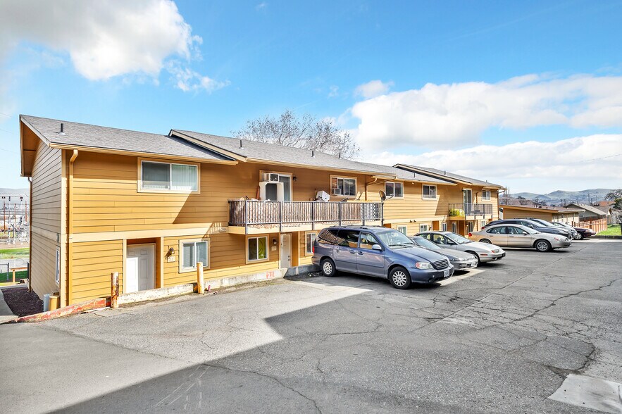 More Photos Of 2408 W 10th St, The Dalles Apartments For Sale