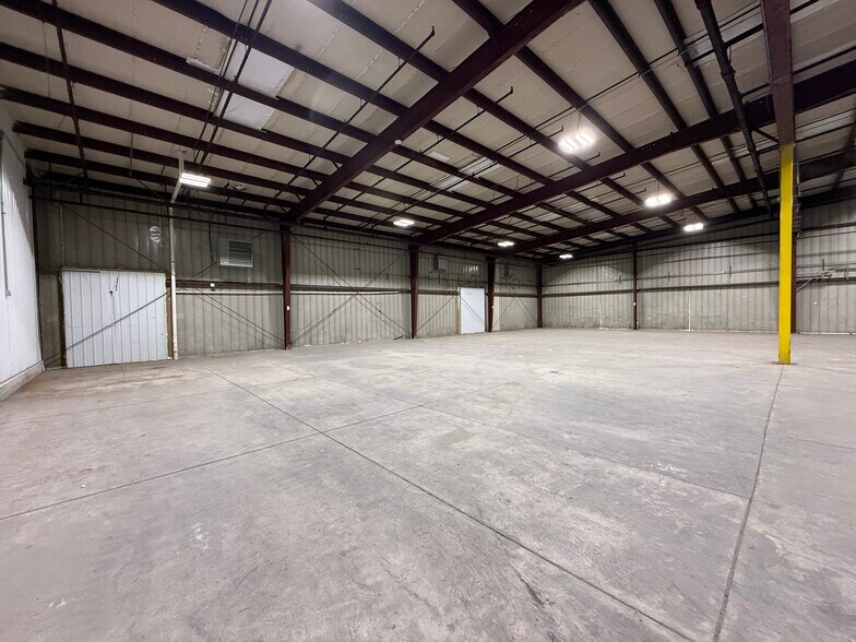 More Photos Of 2055 N Towne Ln NE, Cedar Rapids Manufacturing For Sale