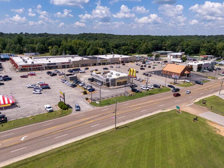 More Photos Of 677 W Church St, Lexington Unknown For Lease