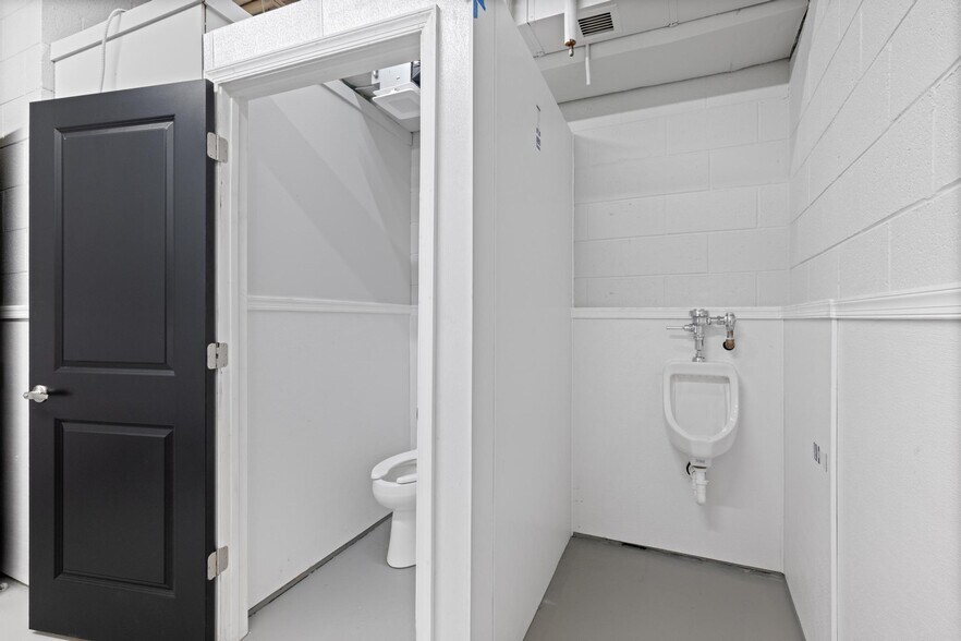 More Photos Of 325 Bridge St, Old Forge Manufacturing For Lease