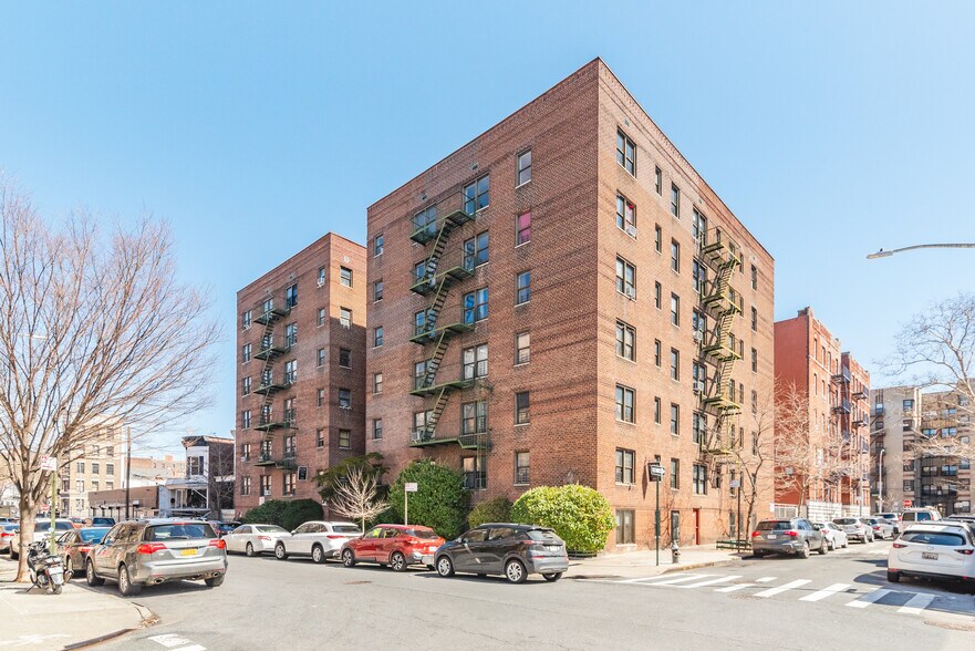 More Photos Of 2830 Briggs Ave, Bronx Apartments For Sale