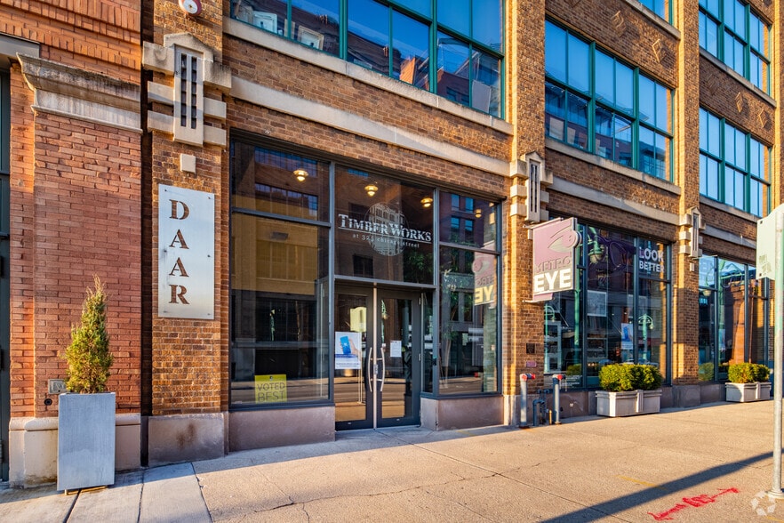 More Photos Of 325 E Chicago St, Milwaukee Office For Lease